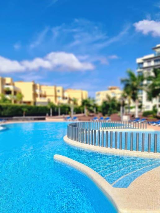 Homely Apt In Modern Building With Pool Сан Мигел де Абона Екстериор снимка