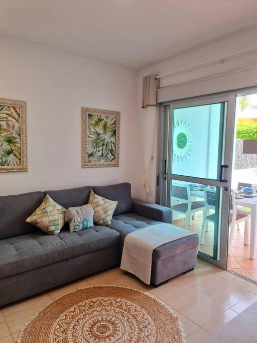 Homely Apt In Modern Building With Pool Сан Мигел де Абона Екстериор снимка